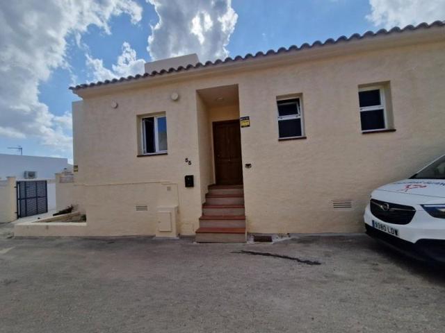Adosada en venta en La Nucia photo 0
