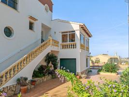 Chalet en venta en Denia, El Montgó photo 0