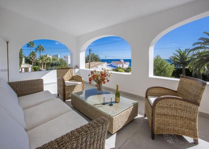 Chalet en venta en Calpe, Cala del Morelló photo 0
