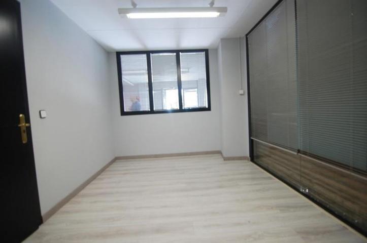 Local comercial en alquiler en Badalona, La Salut - Lloreda photo 0