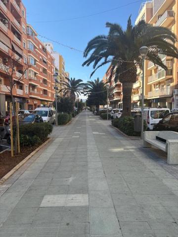 Local comercial en venta en Denia photo 0