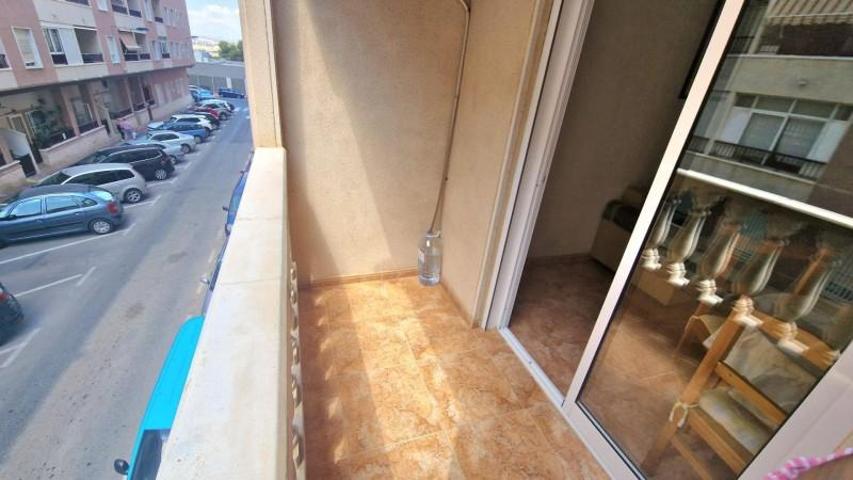 Apartamento en venta en Torrevieja, Centro photo 0