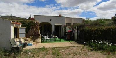 Casa con terreno en venta en La Romana photo 0