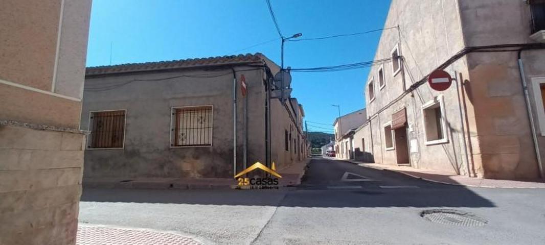 Casa en venta en Pinoso, Comunidad valenciana photo 0