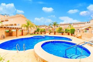 Apartamento en venta en Orihuela Costa, Los Dolses photo 0