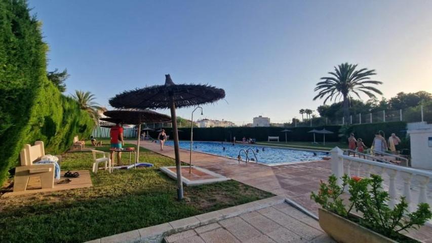 Bungalow en venta en Torrevieja, Calas blanca photo 0