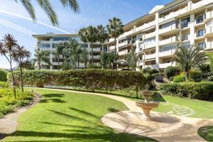 Apartamento en venta en Marbella photo 0