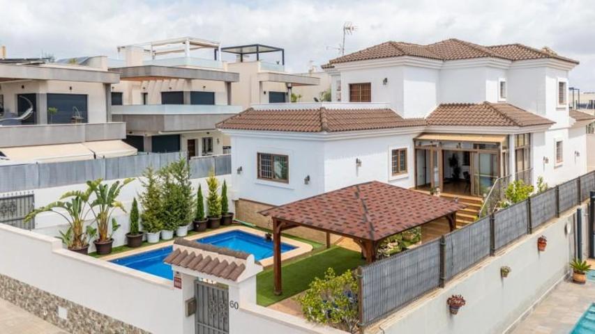 Chalet en venta en Los Montesinos, Costa blanca sur photo 0