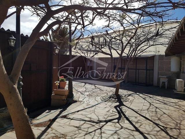 Edificio en venta en Chimiche photo 0