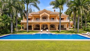 Casa en venta en Marbella photo 0
