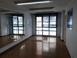 Local comercial en alquiler en Torrelavega, Calle Julián Ceballos, 39300 photo 0