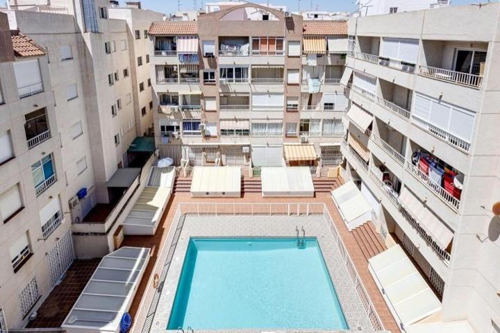 Apartamento en venta en Torrevieja photo 0