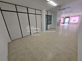Local comercial en venta en Arrecife, Arrecife photo 0