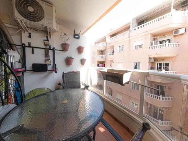 Apartamento en venta en Torrevieja, Centro photo 0