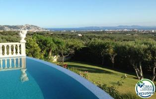 Terreno en venta en Palau-saverdera photo 0