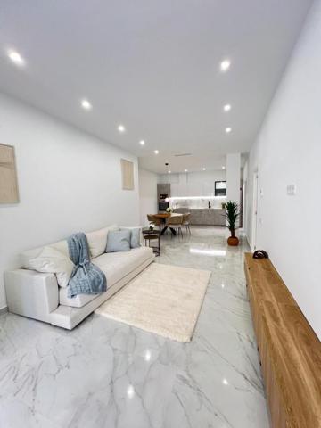 Apartamento en venta en Torrevieja, Estacion de autobuses photo 0