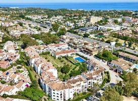 Apartamento en venta en Estepona, Estepona East - El Paraiso photo 0