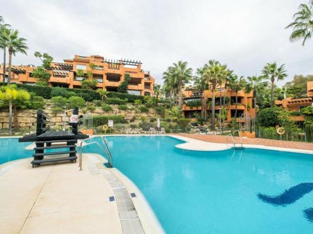 Apartamento en venta en Marbella, Nueva Andalucia - Alminar de Marbella photo 0