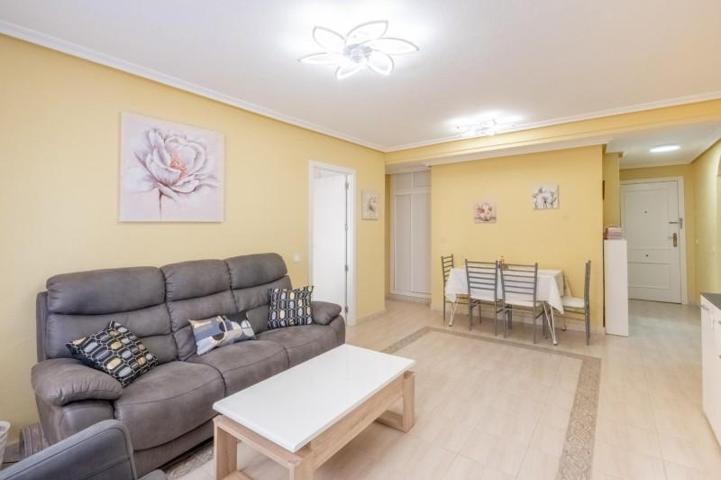 Apartamento en venta en Torrevieja photo 0
