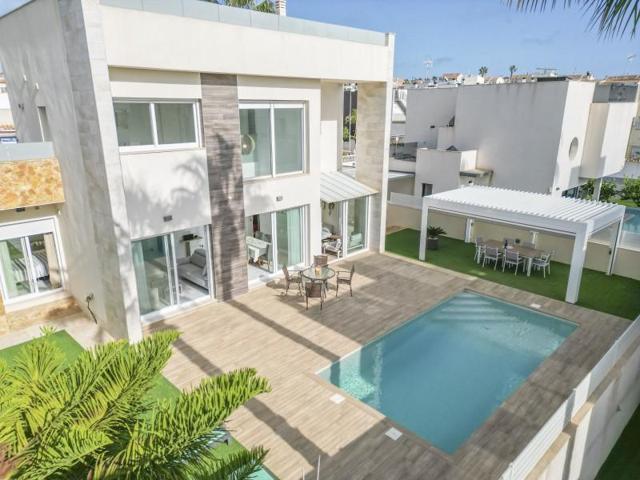 Chalet en venta en Torrevieja, Miramar - Torre del Moro photo 0
