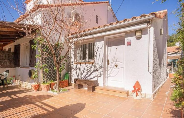 Chalet en venta en Roses photo 0