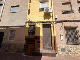 Adosada en venta en Elche de la Sierra photo 0