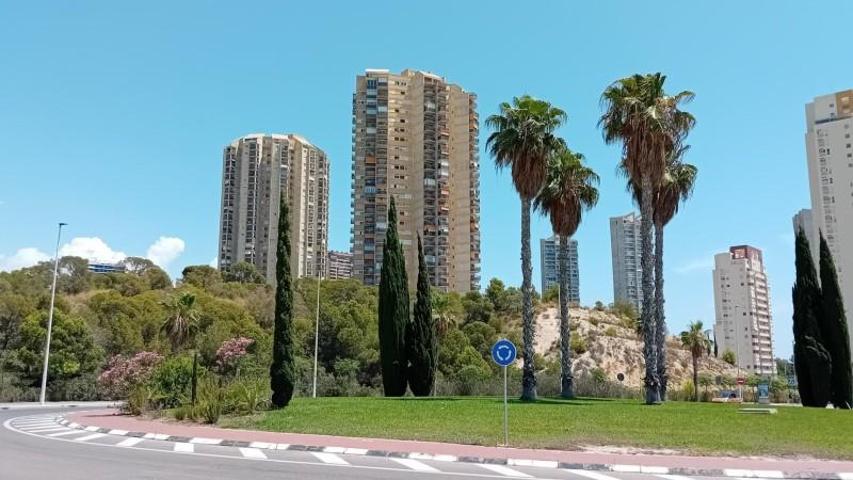 Apartamento en venta en Benidorm, Playa de Poniente photo 0