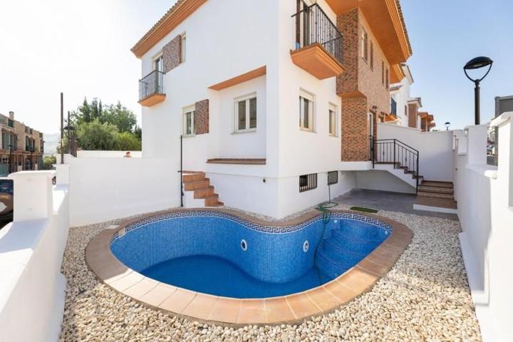 Chalet en venta en Ogíjares, Zona metropolitana photo 0