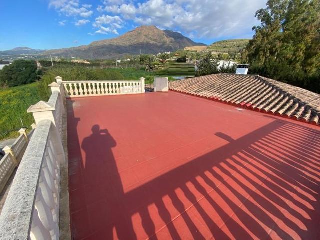Casa con terreno en venta en Estepona, Altos de Estepona photo 0