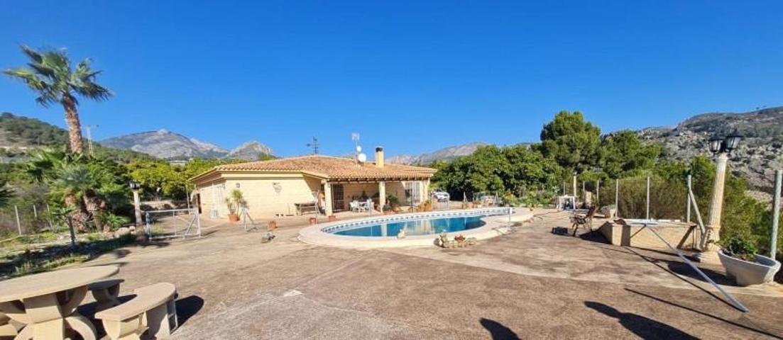 Chalet en venta en Callosa d'En Sarria, Callosa d En Sarrià photo 0
