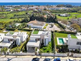 Chalet en venta en Estepona, Estepona East - Cancelada photo 0
