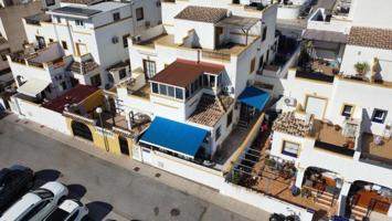 Adosada en venta en Torrevieja photo 0
