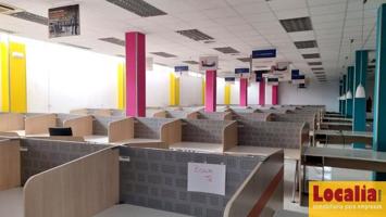 Local comercial en venta en Santa Cruz de Bezana, Calle Respuela, 39100 photo 0