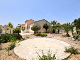 Casa con terreno en venta en Rojales photo 0