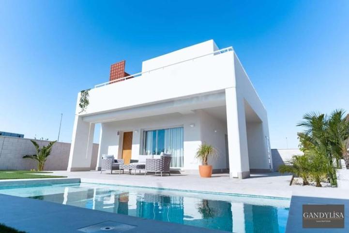 Chalet en venta en Alicante photo 0