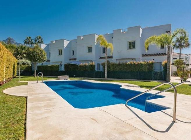 Casas de pueblo en venta en Marbella, Nueva Andalucia - Los Naranjos de Marbella photo 0