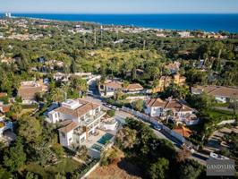 Chalet en venta en Marbella, Las Chapas-El Rosario photo 0