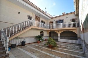 Adosada en venta en Algueña photo 0