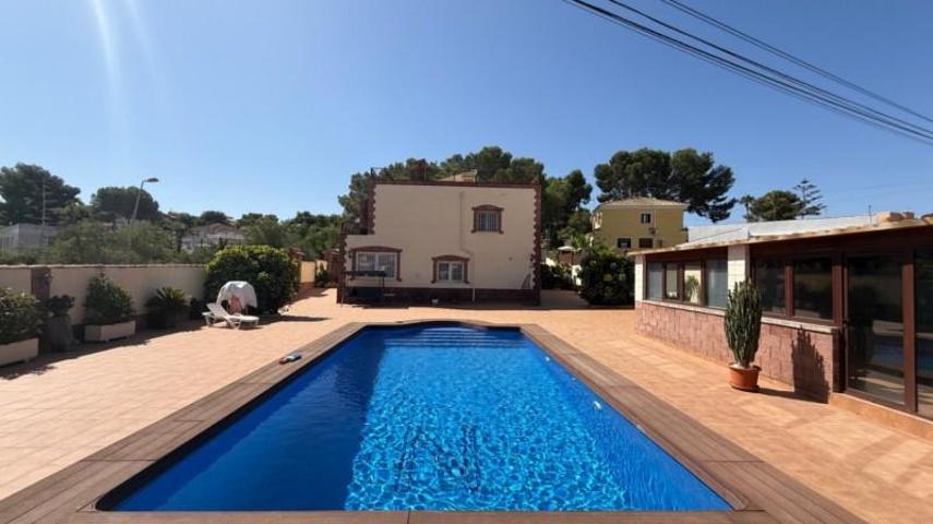Chalet en venta en Torrevieja photo 0