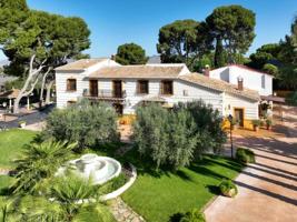 Chalet en venta en Elda photo 0