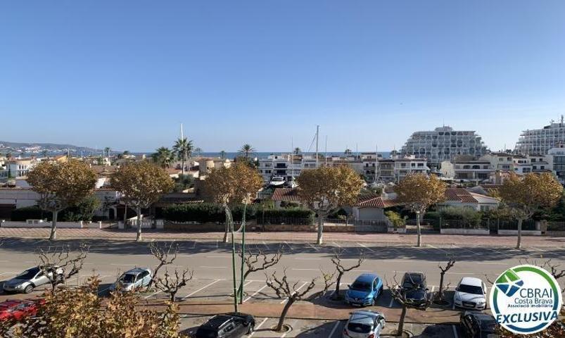 Apartamento en venta en Empuriabrava, Caballito del mar photo 0