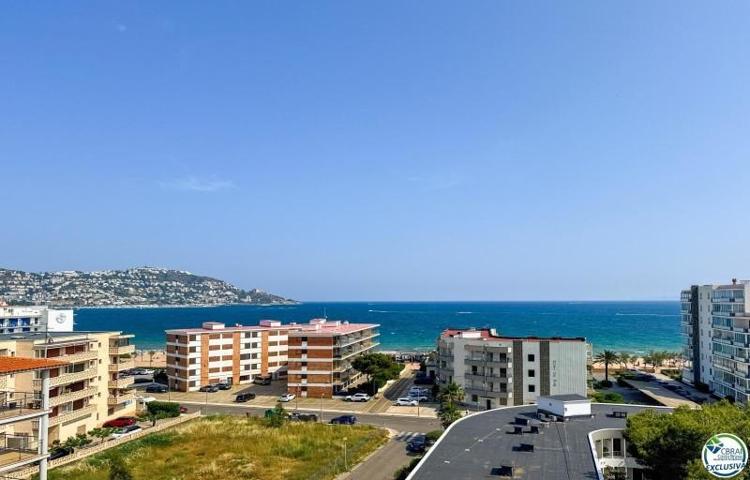 Apartamento en venta en Roses photo 0