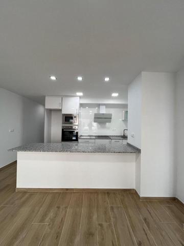 Apartamento en venta en Torrevieja photo 0