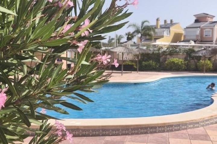 Chalet en venta en Santa Pola, Carrer de Finlandia, 03130 photo 0