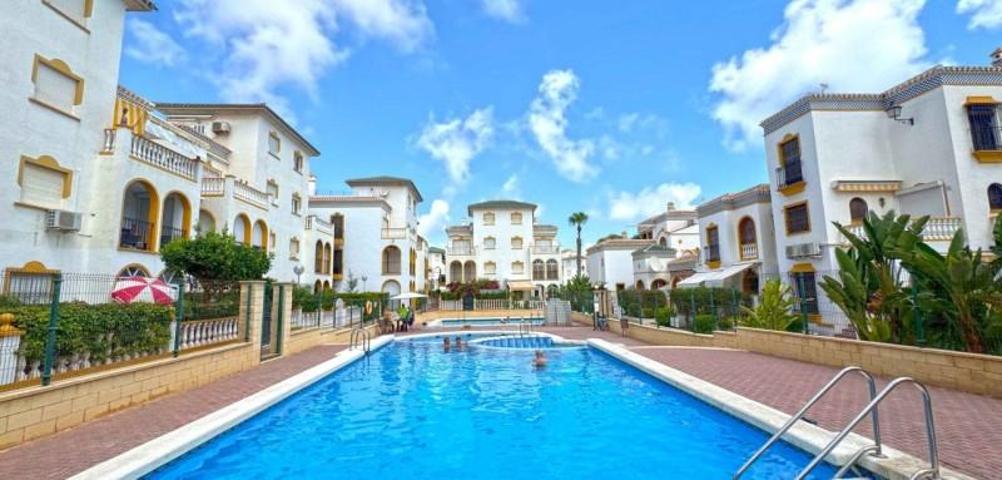 Duplex en venta en Torrevieja photo 0