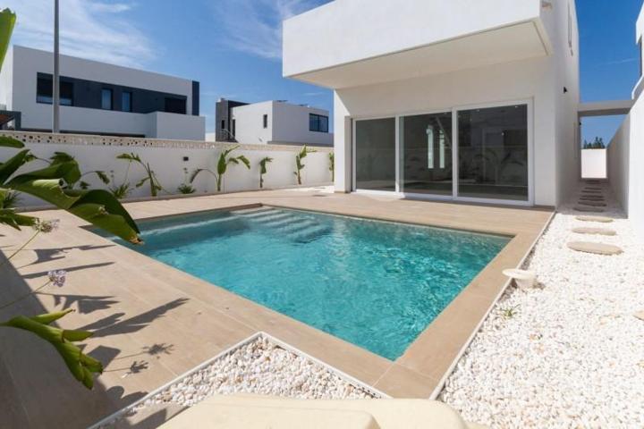 Chalet en venta en Denia photo 0