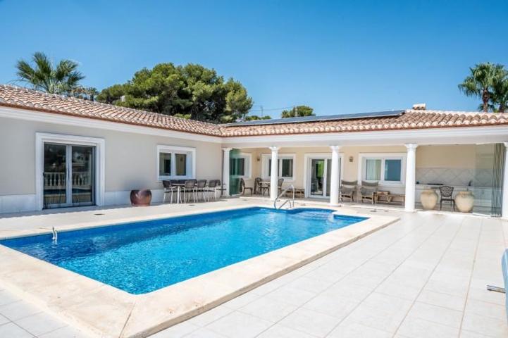 Casa en venta en Moraira, Moraira photo 0