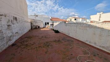 Adosada en venta en Es Castell photo 0