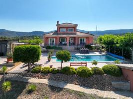 Chalet en venta en Ayora photo 0