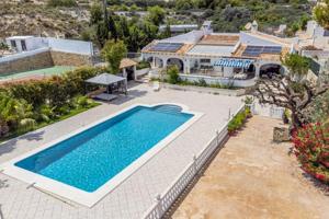 Chalet en venta en El Campello photo 0